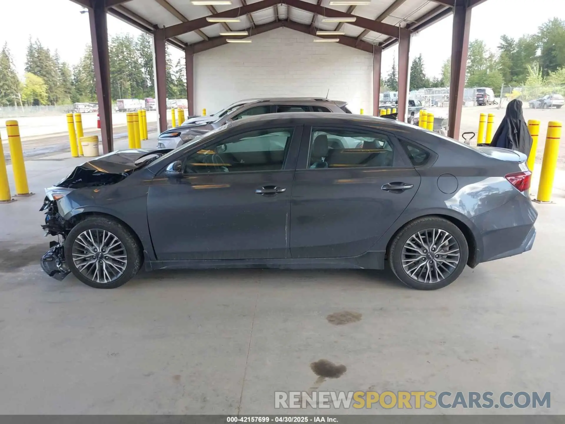 15 Photograph of a damaged car 3KPF54AD7PE572821 KIA FORTE 2023