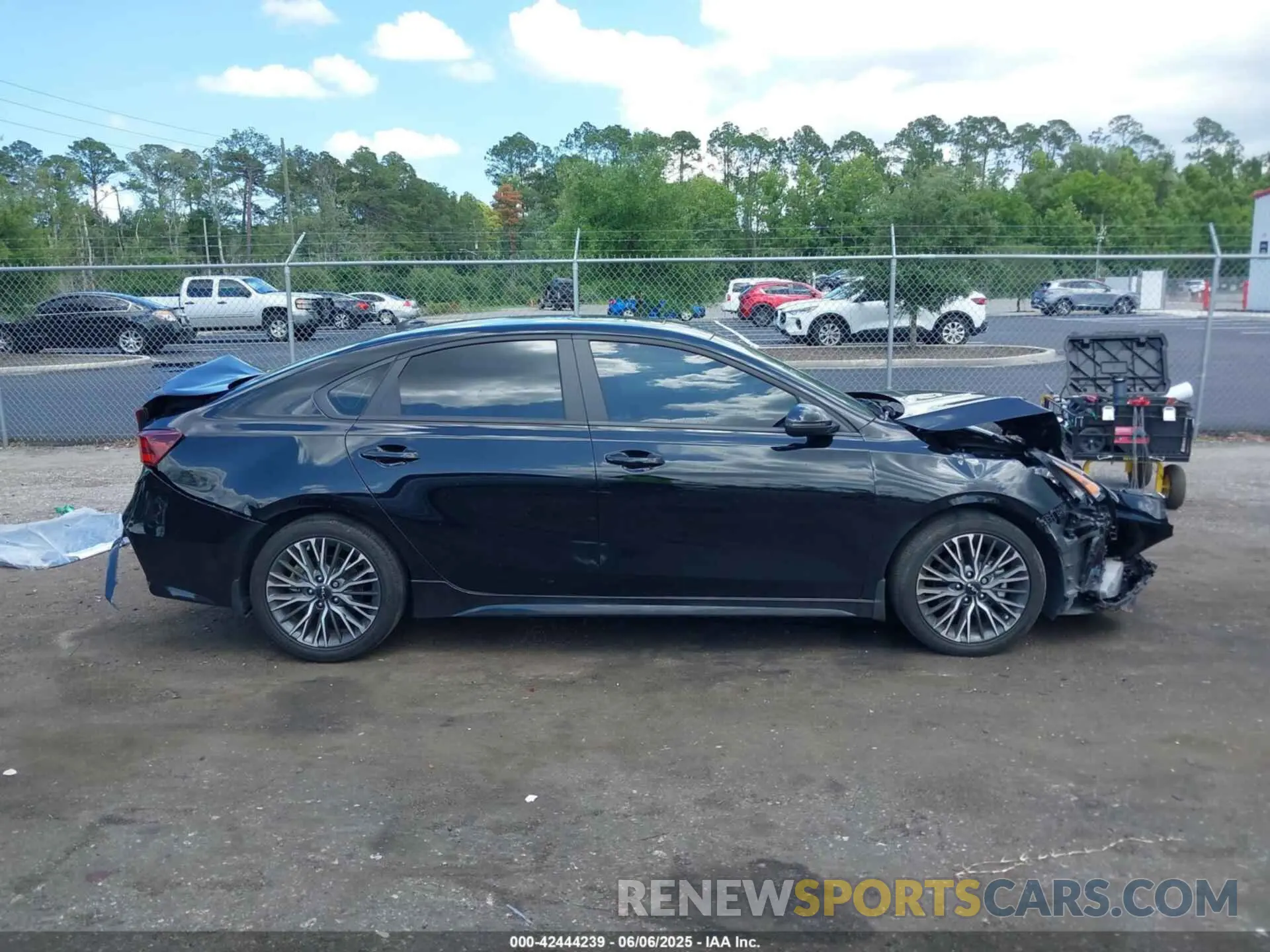 13 Photograph of a damaged car 3KPF54AD7PE656475 KIA FORTE 2023