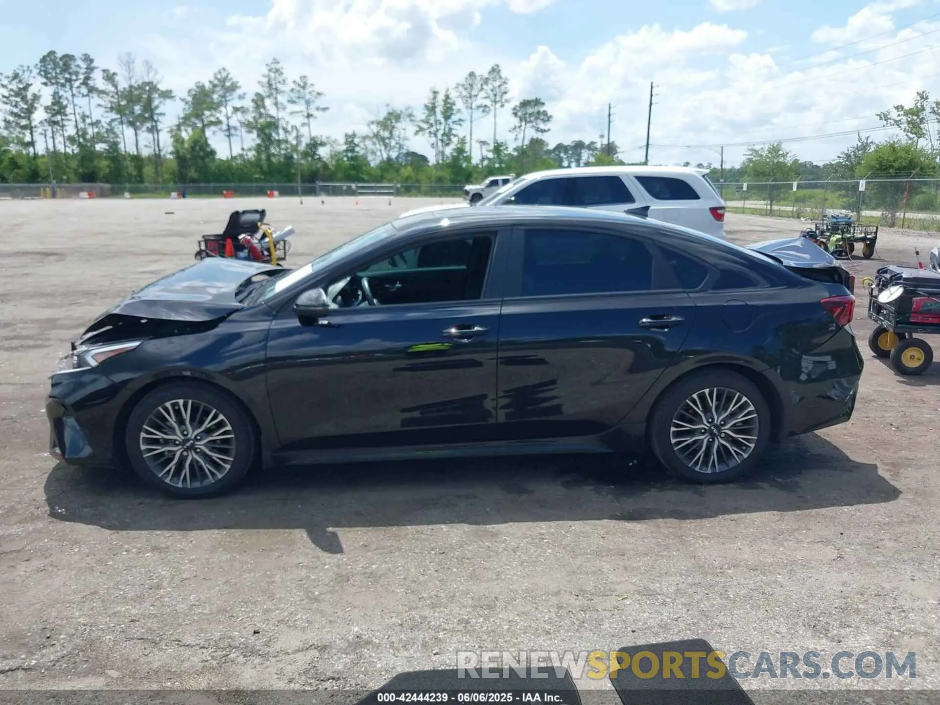 14 Photograph of a damaged car 3KPF54AD7PE656475 KIA FORTE 2023