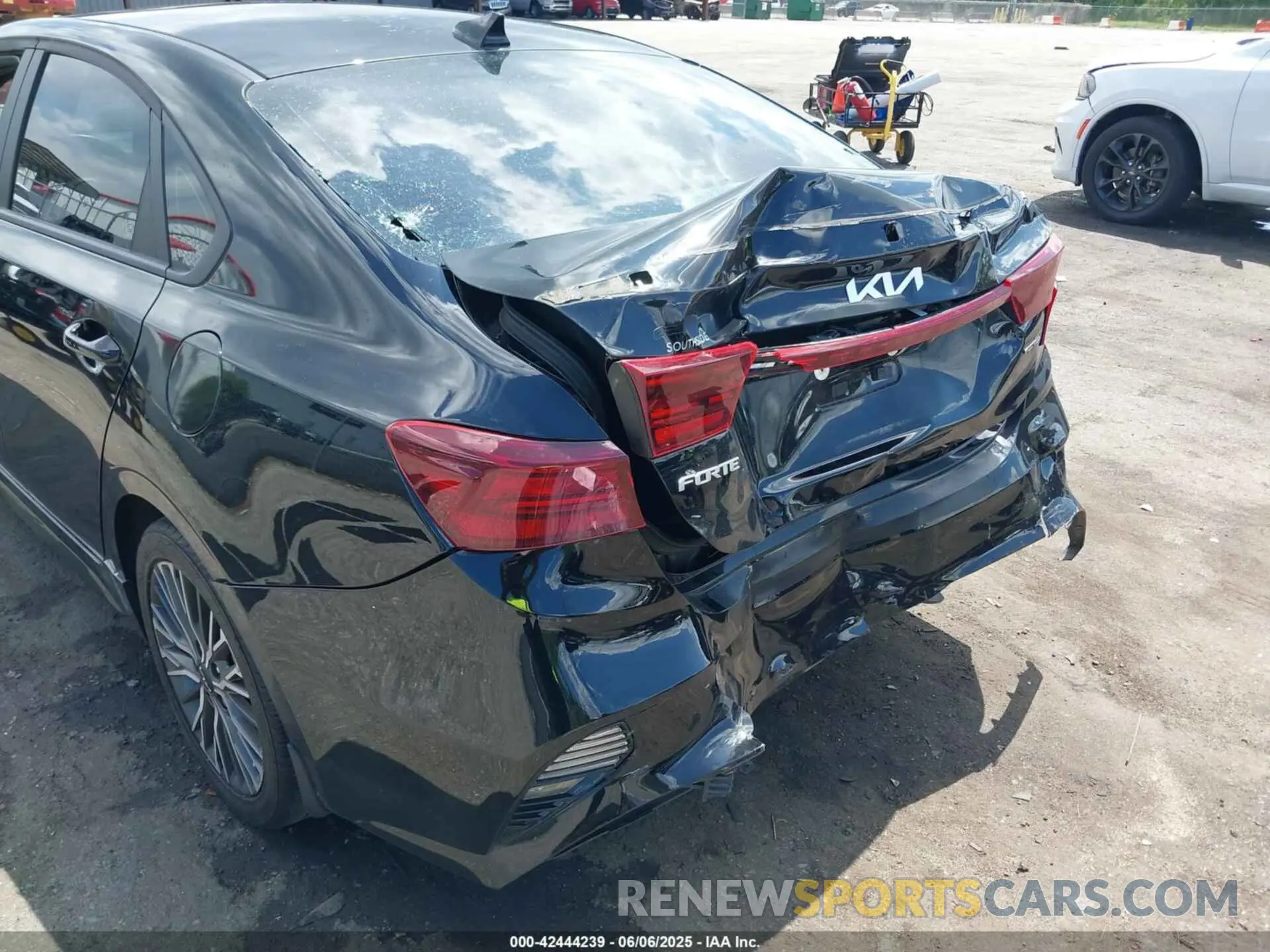6 Photograph of a damaged car 3KPF54AD7PE656475 KIA FORTE 2023