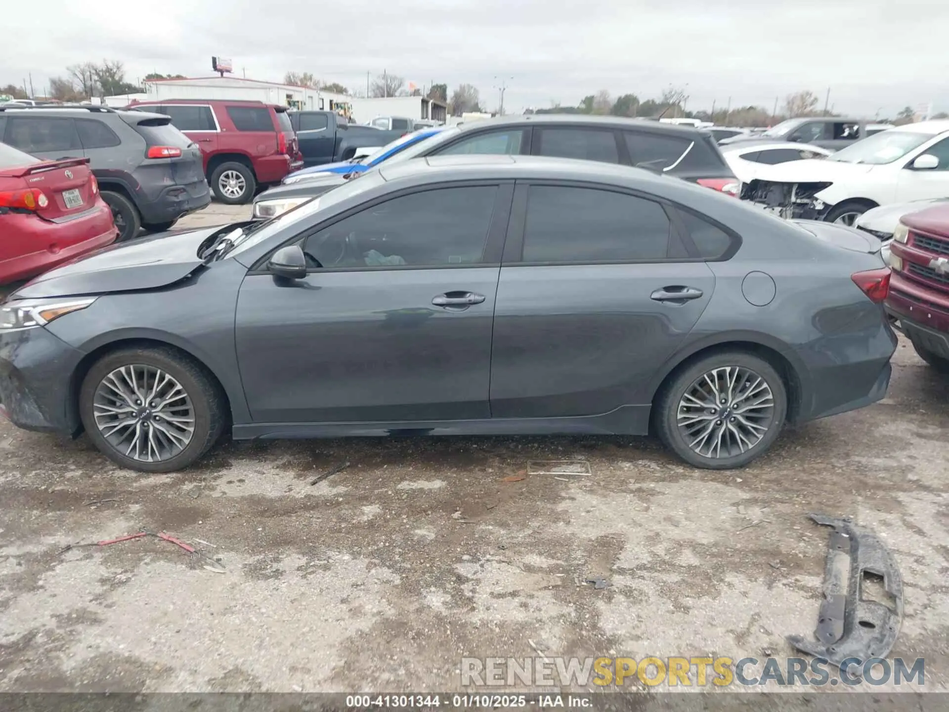 14 Photograph of a damaged car 3KPF54AD8PE519058 KIA FORTE 2023