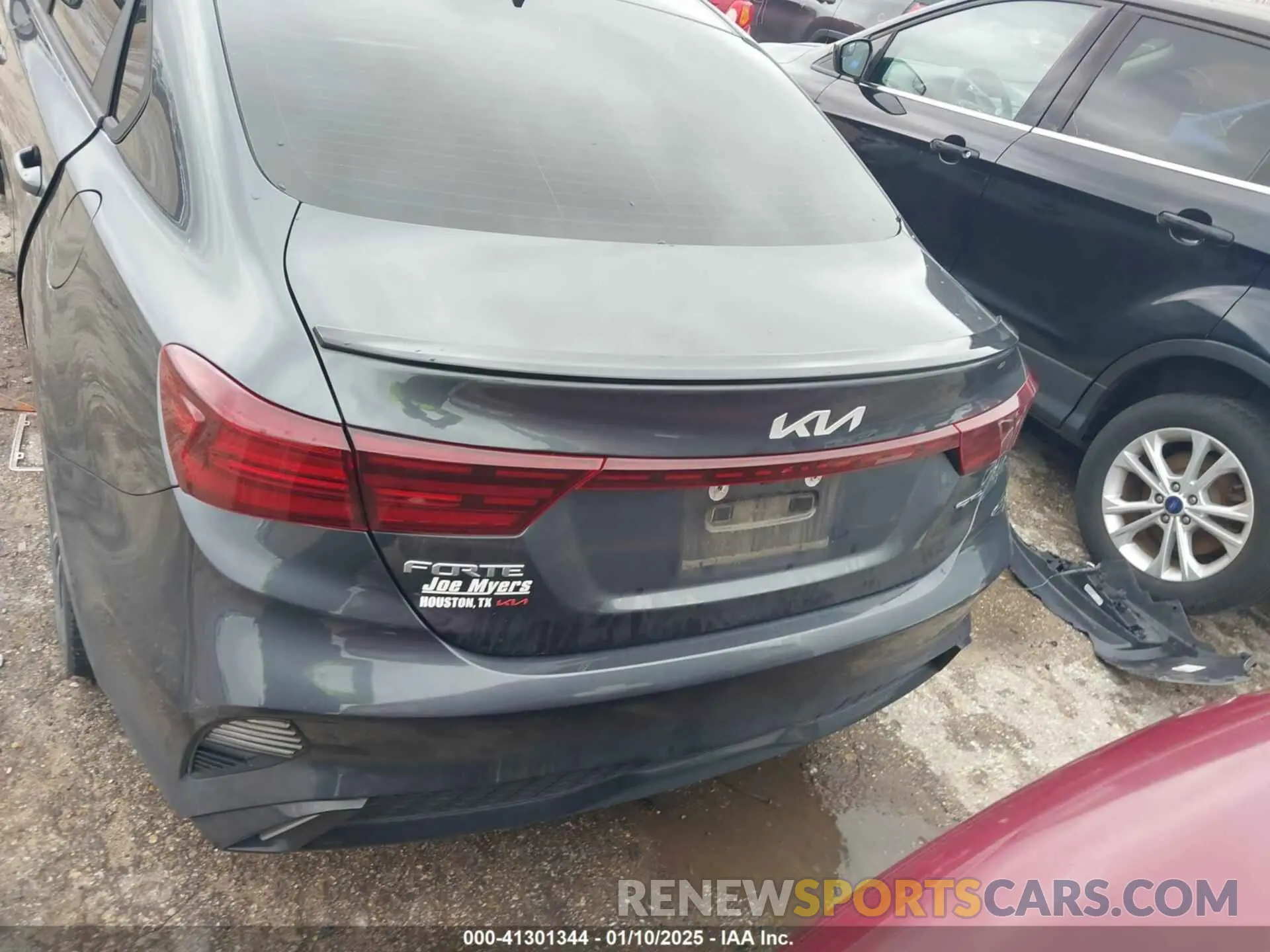 16 Photograph of a damaged car 3KPF54AD8PE519058 KIA FORTE 2023