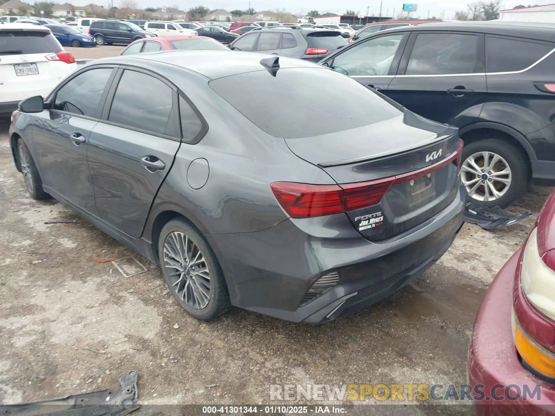 3 Photograph of a damaged car 3KPF54AD8PE519058 KIA FORTE 2023
