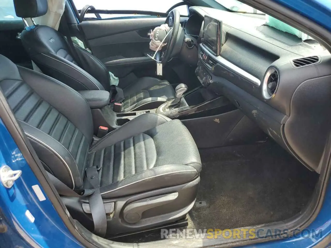 7 Photograph of a damaged car 3KPF54AD8PE528827 KIA FORTE 2023