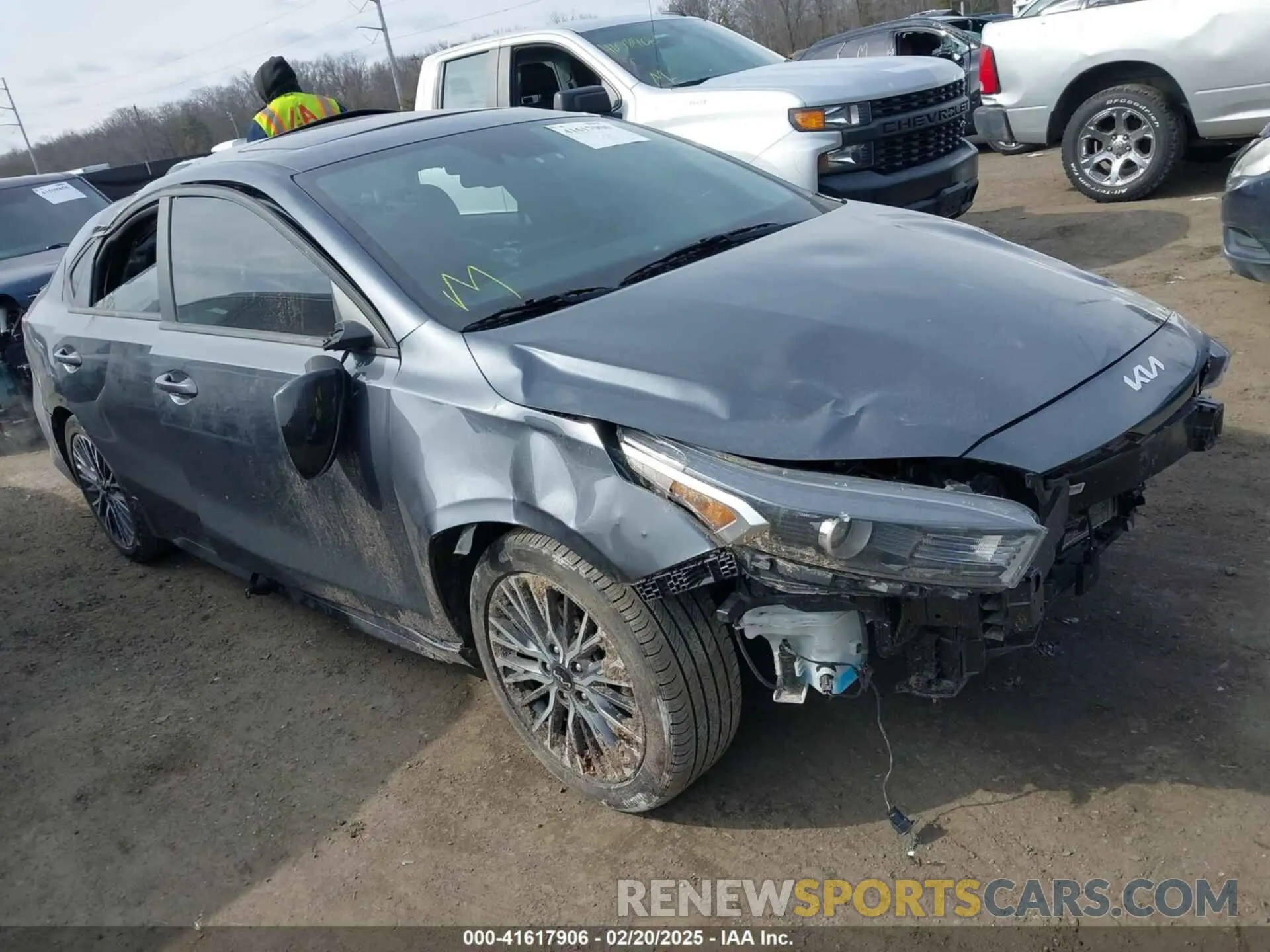1 Photograph of a damaged car 3KPF54AD8PE529301 KIA FORTE 2023