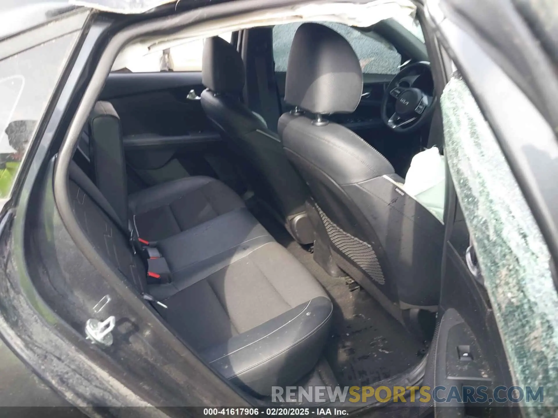 8 Photograph of a damaged car 3KPF54AD8PE529301 KIA FORTE 2023