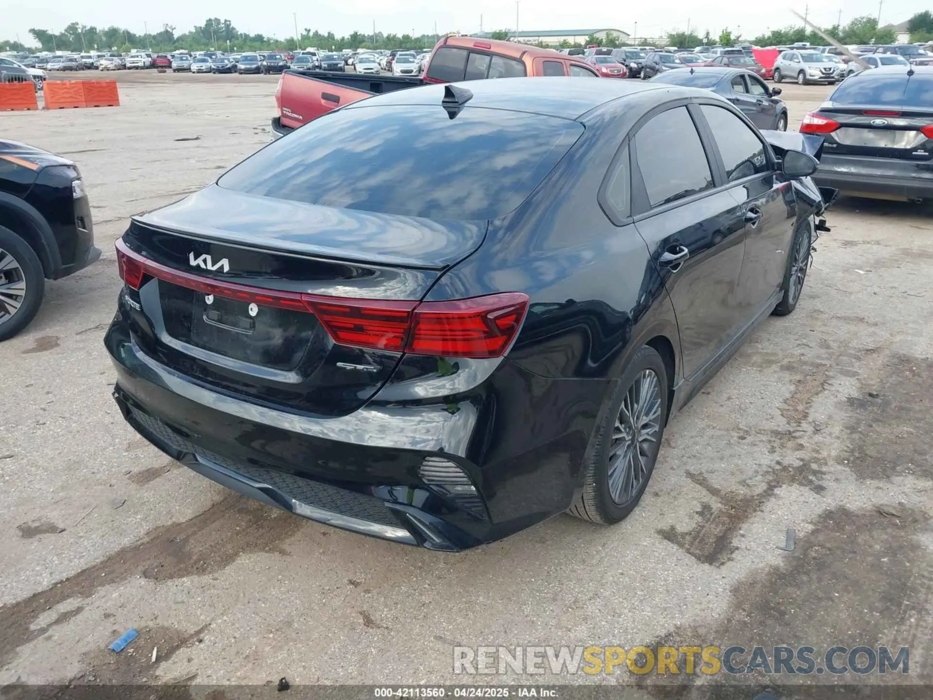 4 Photograph of a damaged car 3KPF54AD8PE542078 KIA FORTE 2023