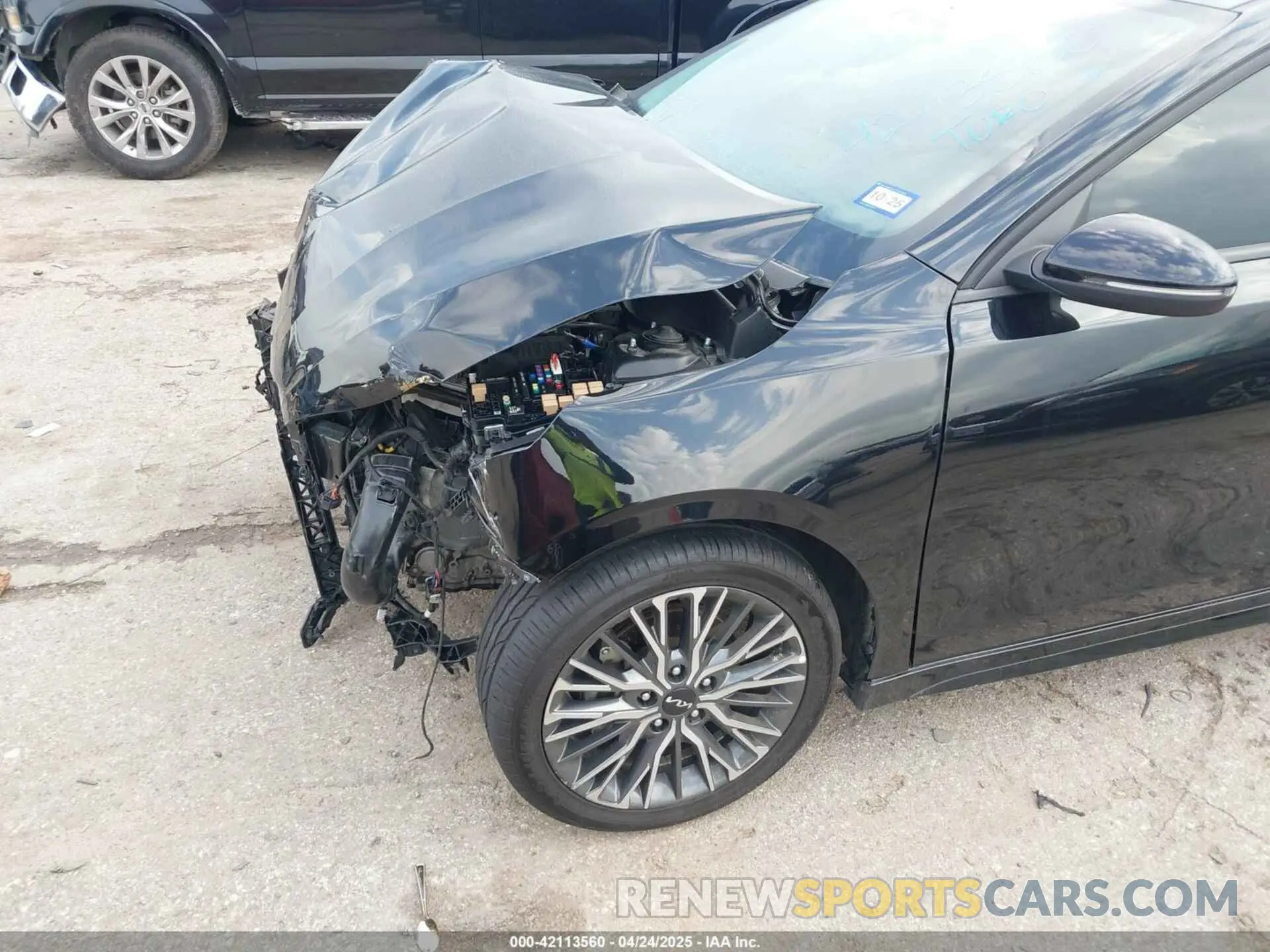 6 Photograph of a damaged car 3KPF54AD8PE542078 KIA FORTE 2023
