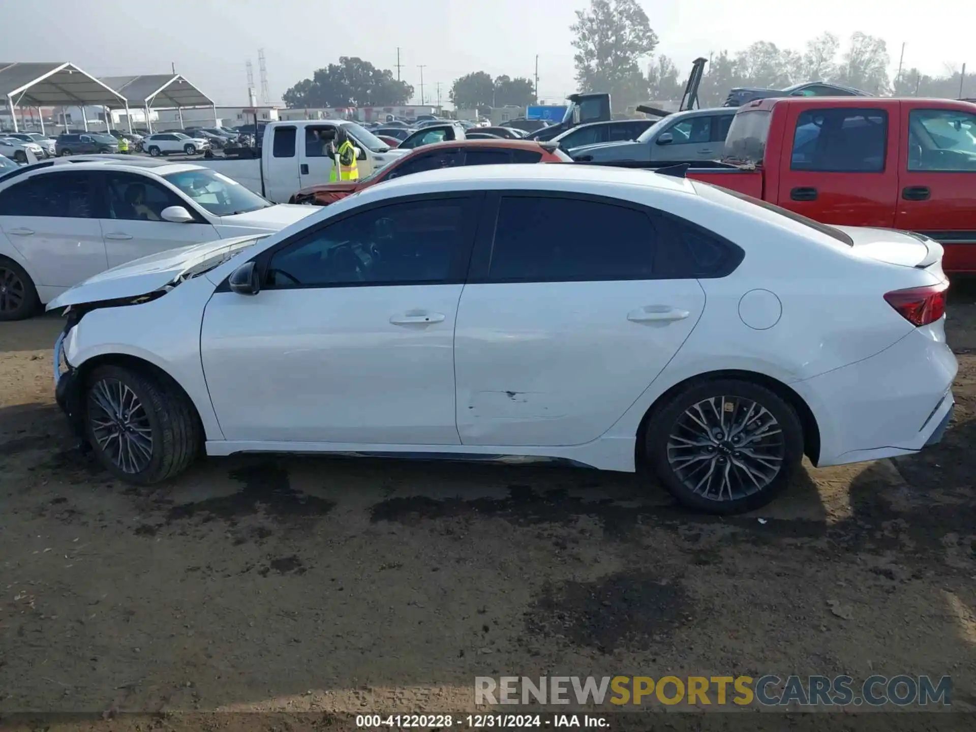 15 Photograph of a damaged car 3KPF54AD8PE556241 KIA FORTE 2023