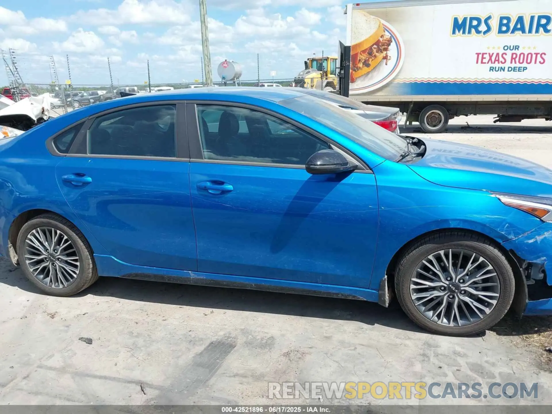 13 Photograph of a damaged car 3KPF54AD8PE618978 KIA FORTE 2023