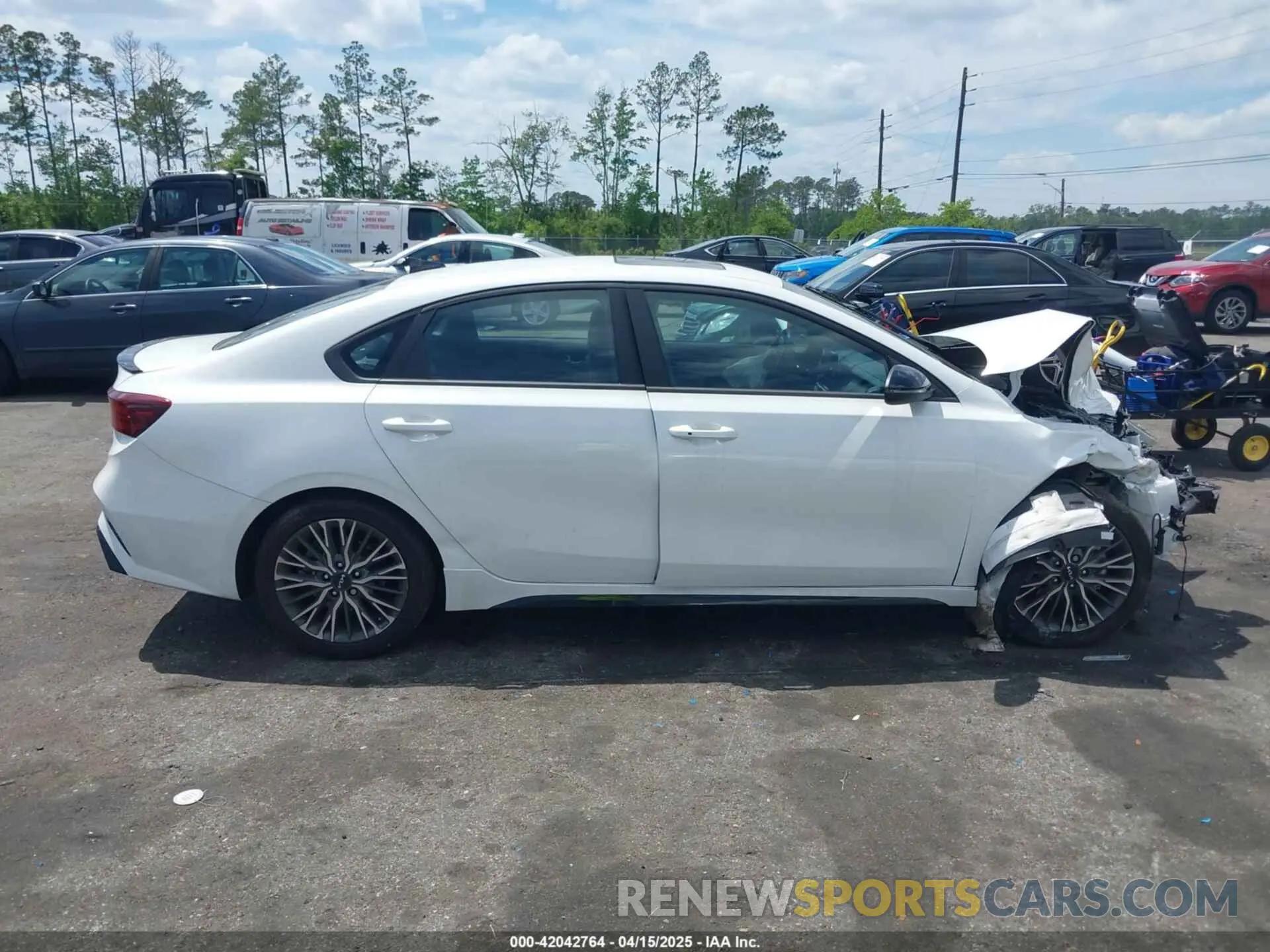 14 Photograph of a damaged car 3KPF54AD8PE638941 KIA FORTE 2023