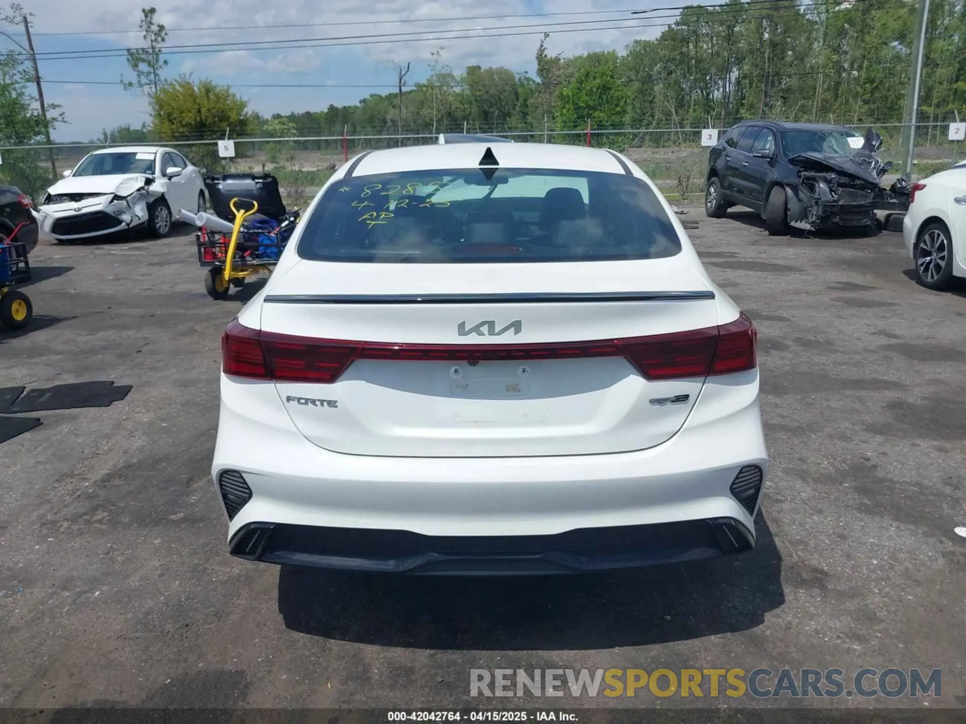 17 Photograph of a damaged car 3KPF54AD8PE638941 KIA FORTE 2023