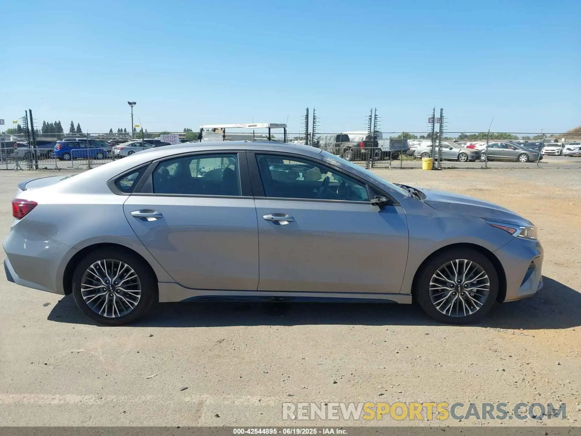 13 Photograph of a damaged car 3KPF54AD8PE686827 KIA FORTE 2023