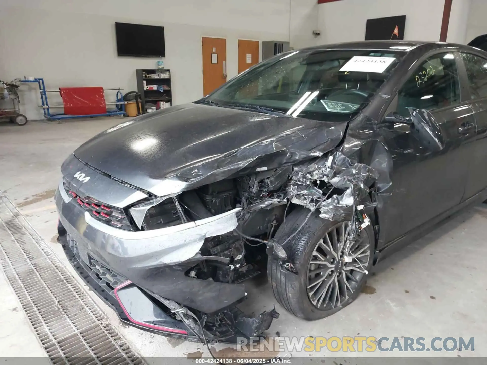 6 Photograph of a damaged car 3KPF54AD9PE523202 KIA FORTE 2023