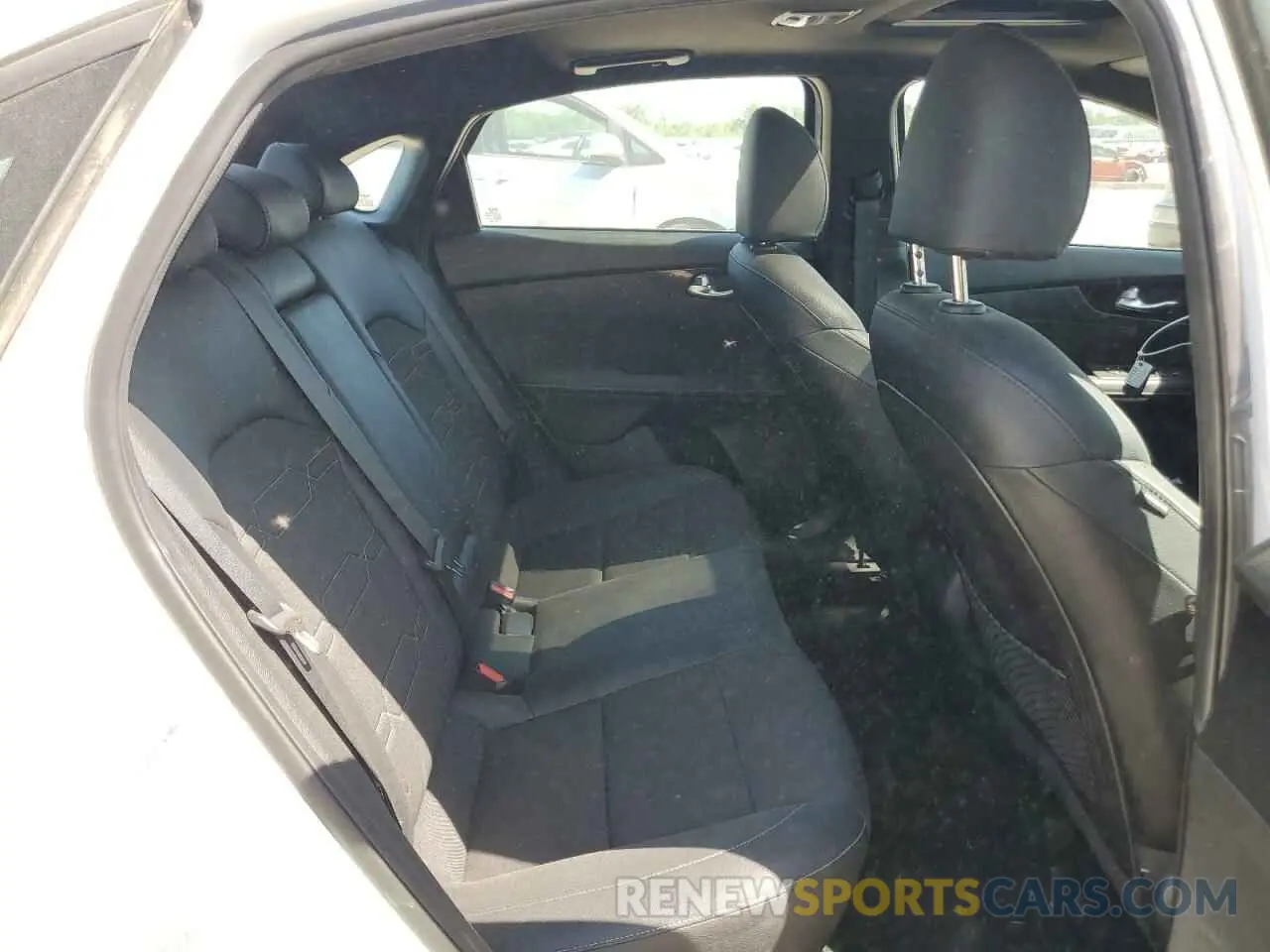 10 Photograph of a damaged car 3KPF54AD9PE575803 KIA FORTE 2023