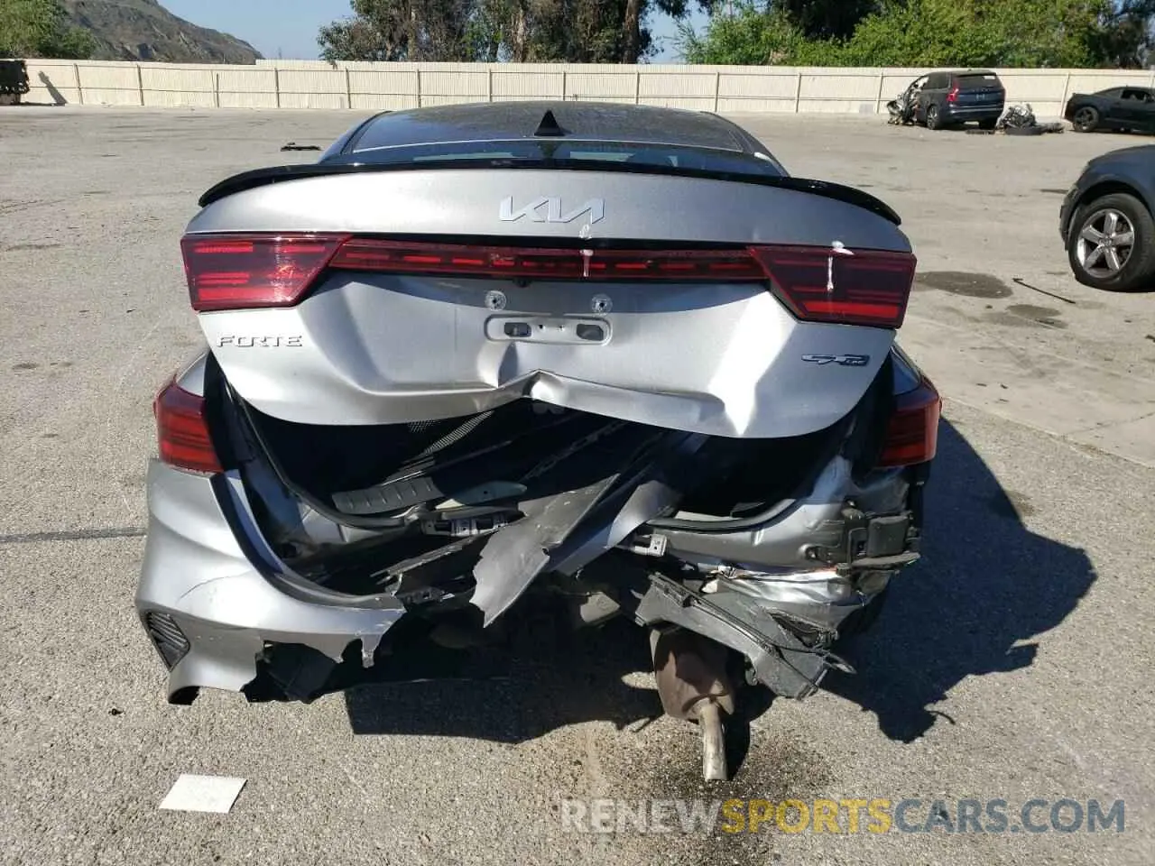 6 Photograph of a damaged car 3KPF54AD9PE581892 KIA FORTE 2023