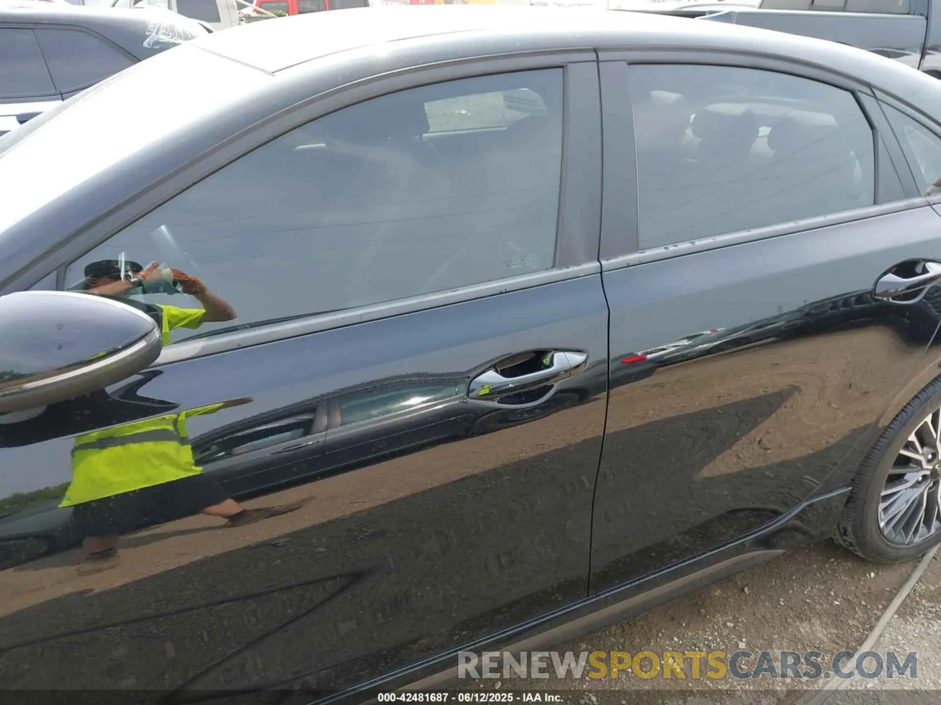 14 Photograph of a damaged car 3KPF54AD9PE648250 KIA FORTE 2023