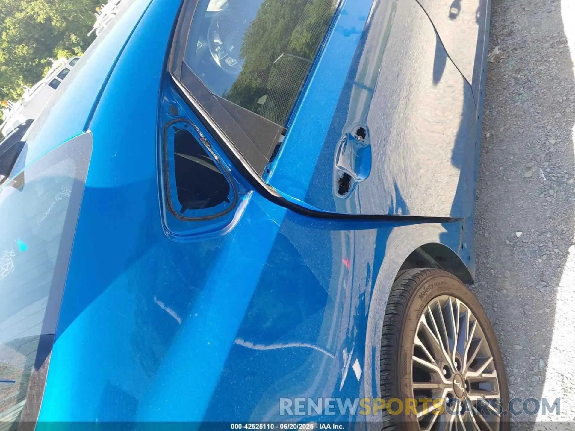 18 Photograph of a damaged car 3KPF54AD9PE685251 KIA FORTE 2023