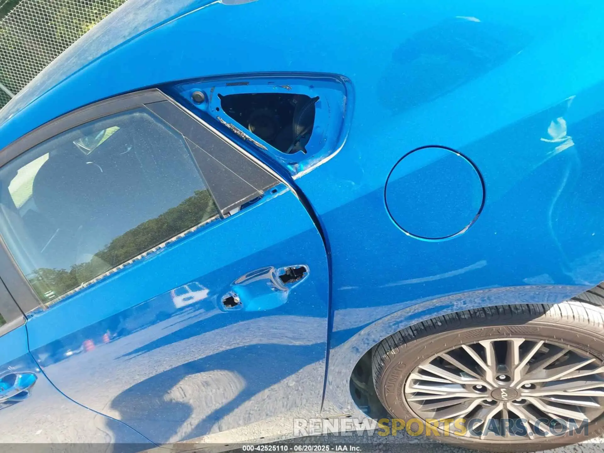 21 Photograph of a damaged car 3KPF54AD9PE685251 KIA FORTE 2023