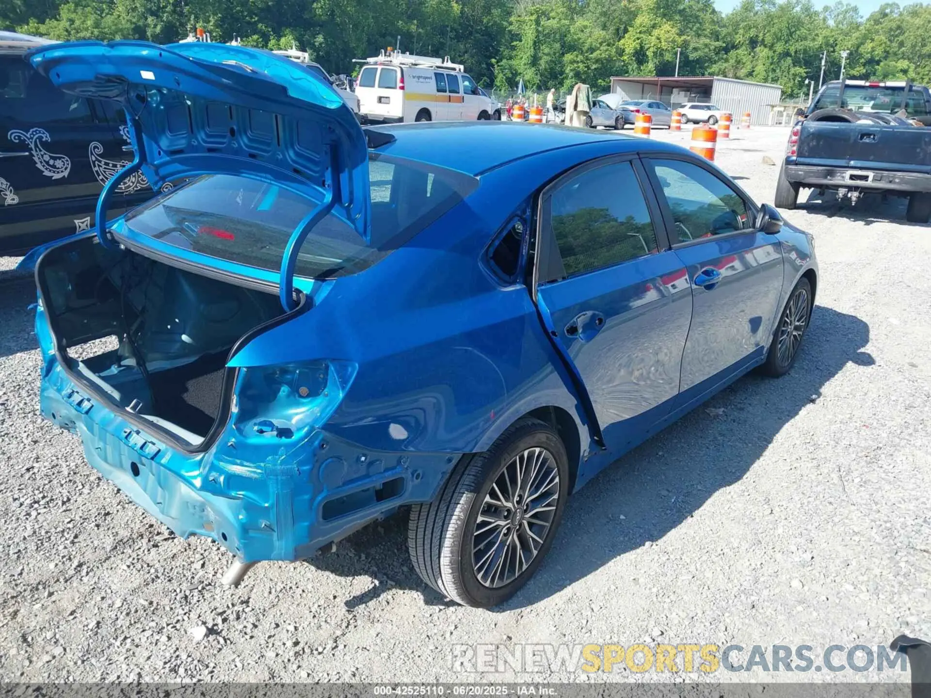 4 Photograph of a damaged car 3KPF54AD9PE685251 KIA FORTE 2023