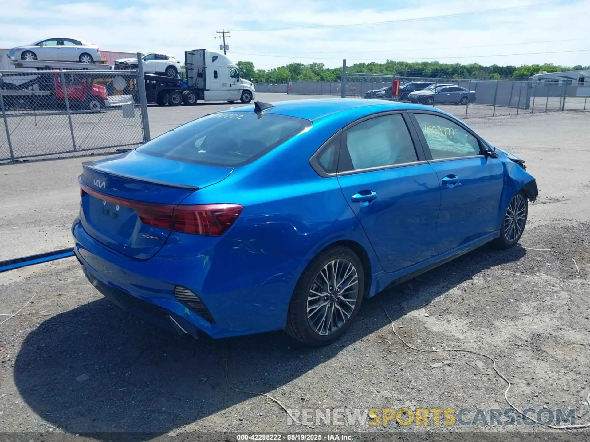4 Photograph of a damaged car 3KPF54AD9PE685427 KIA FORTE 2023
