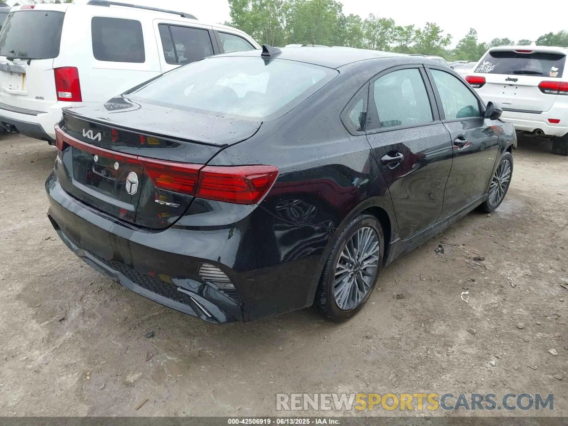 4 Photograph of a damaged car 3KPF54ADXPE530059 KIA FORTE 2023