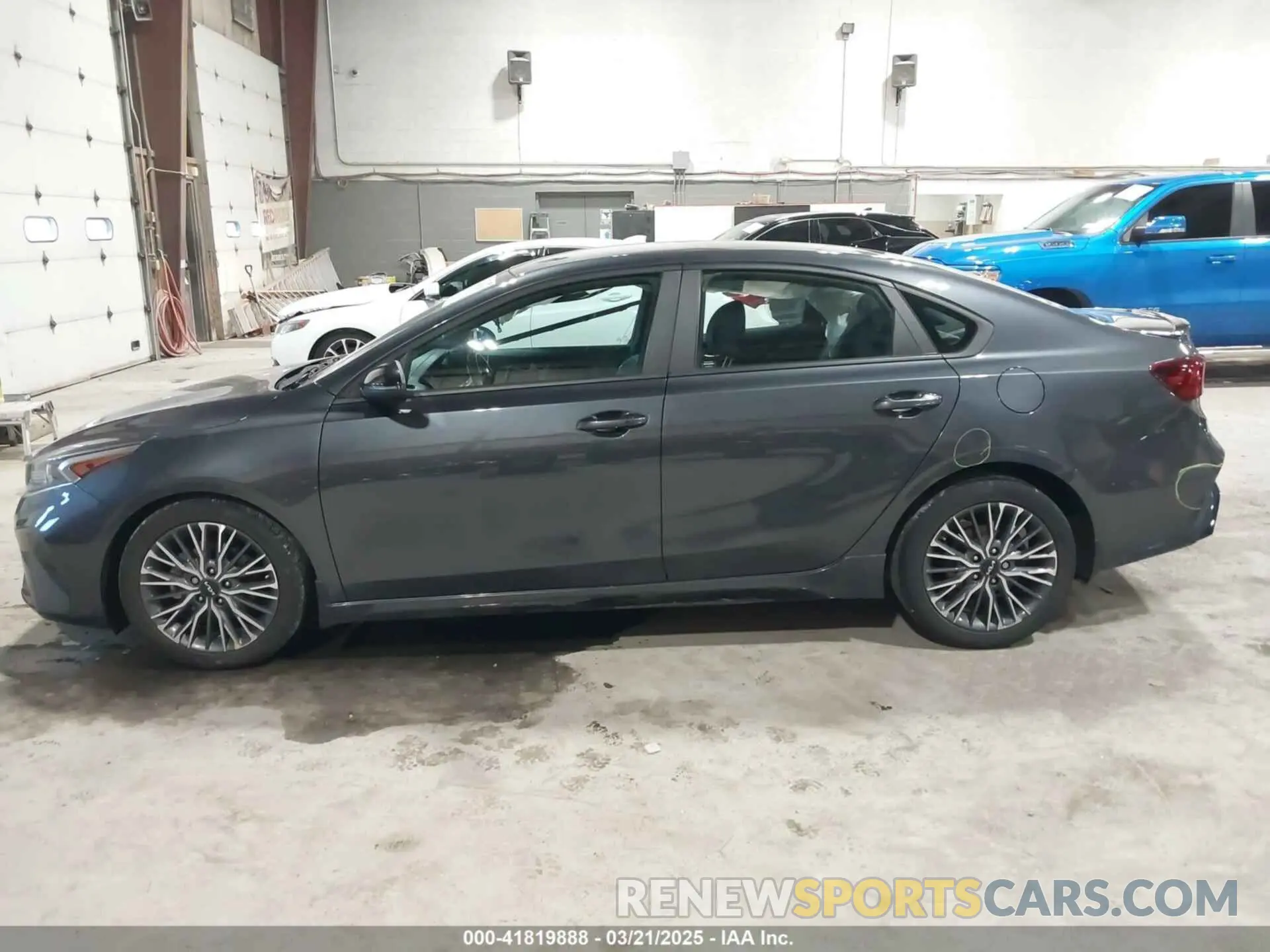 14 Photograph of a damaged car 3KPF54ADXPE535388 KIA FORTE 2023