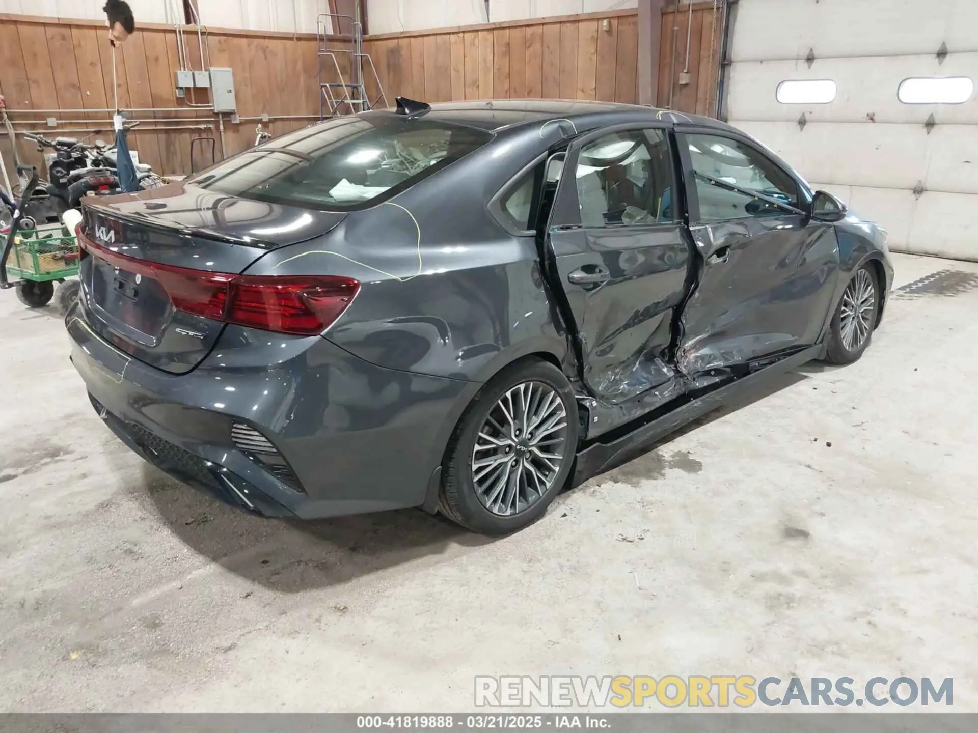 4 Photograph of a damaged car 3KPF54ADXPE535388 KIA FORTE 2023