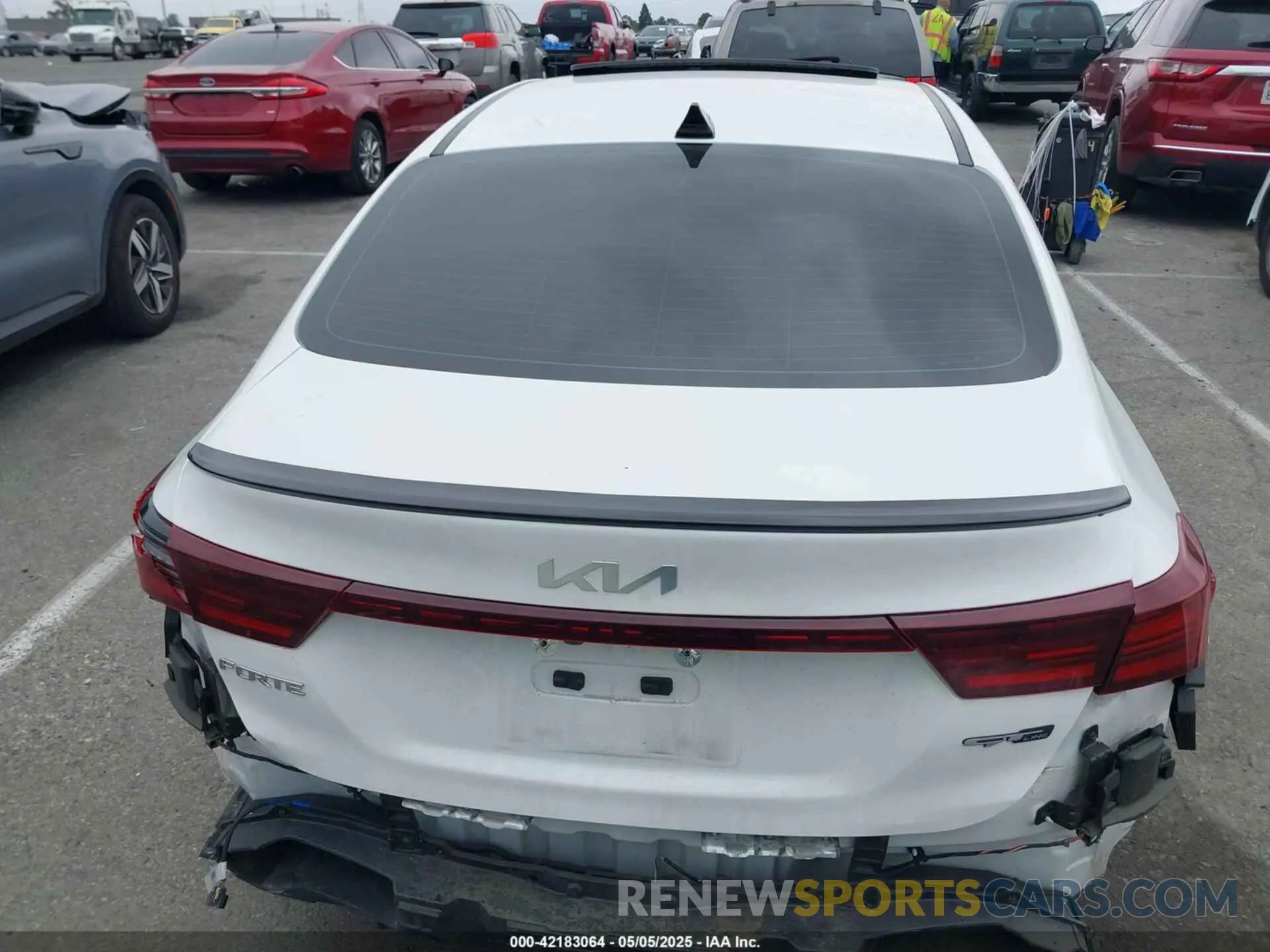 16 Photograph of a damaged car 3KPF54ADXPE599611 KIA FORTE 2023