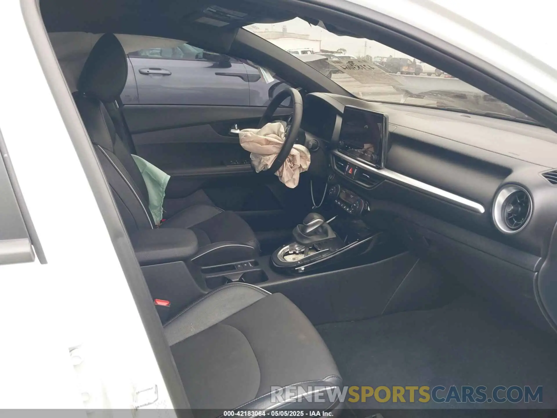 5 Photograph of a damaged car 3KPF54ADXPE599611 KIA FORTE 2023
