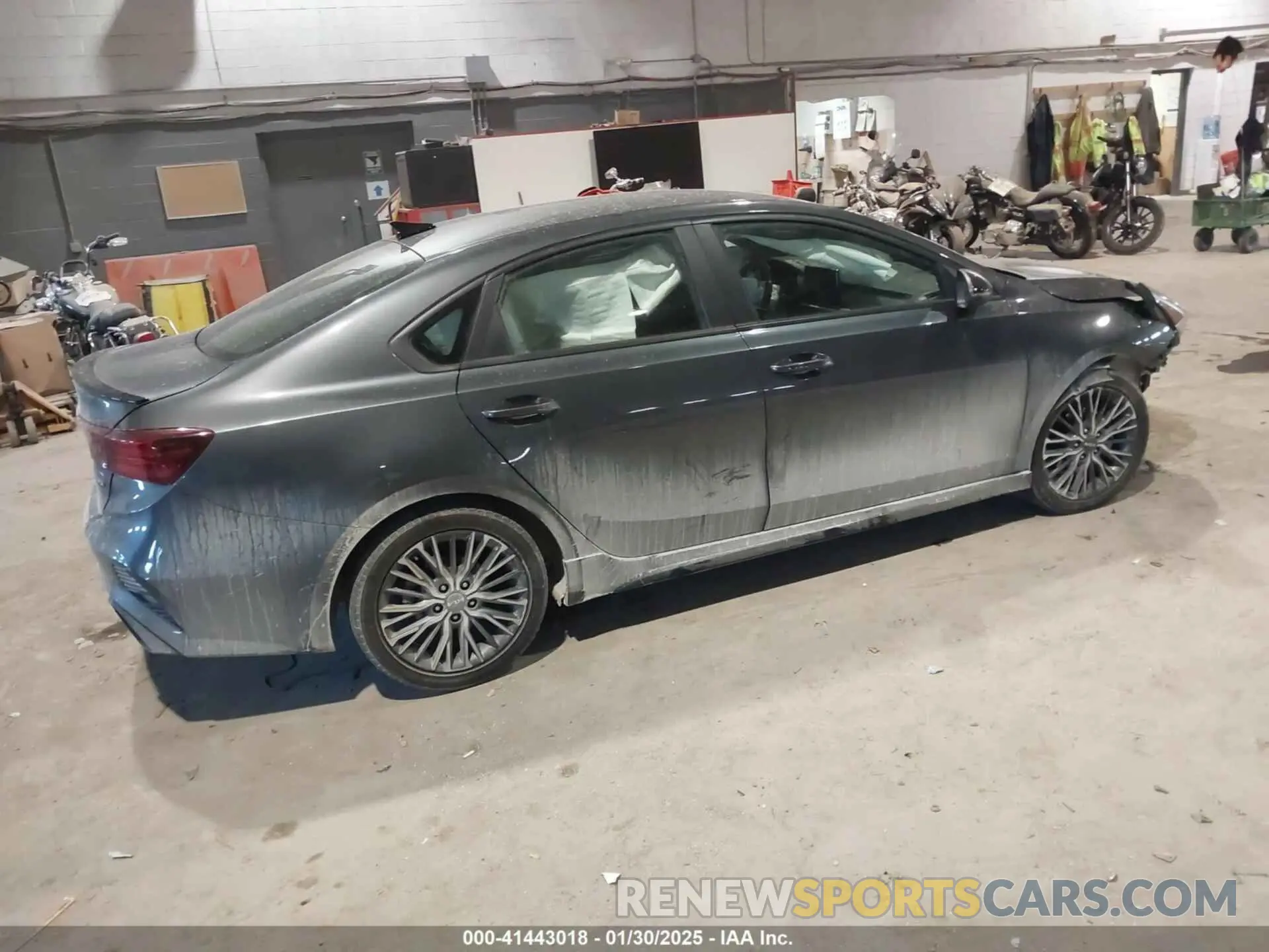 4 Photograph of a damaged car 3KPF54ADXPE603821 KIA FORTE 2023