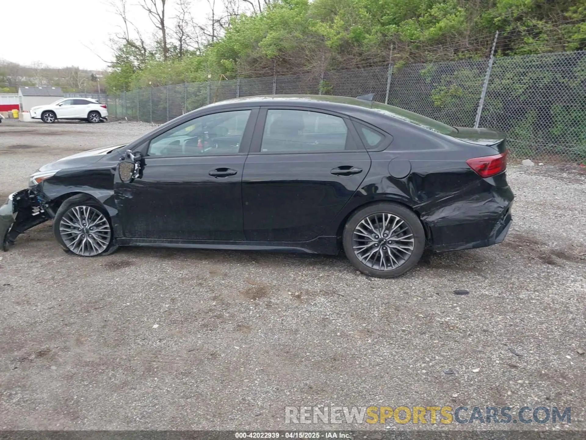 15 Photograph of a damaged car 3KPF54ADXPE627228 KIA FORTE 2023