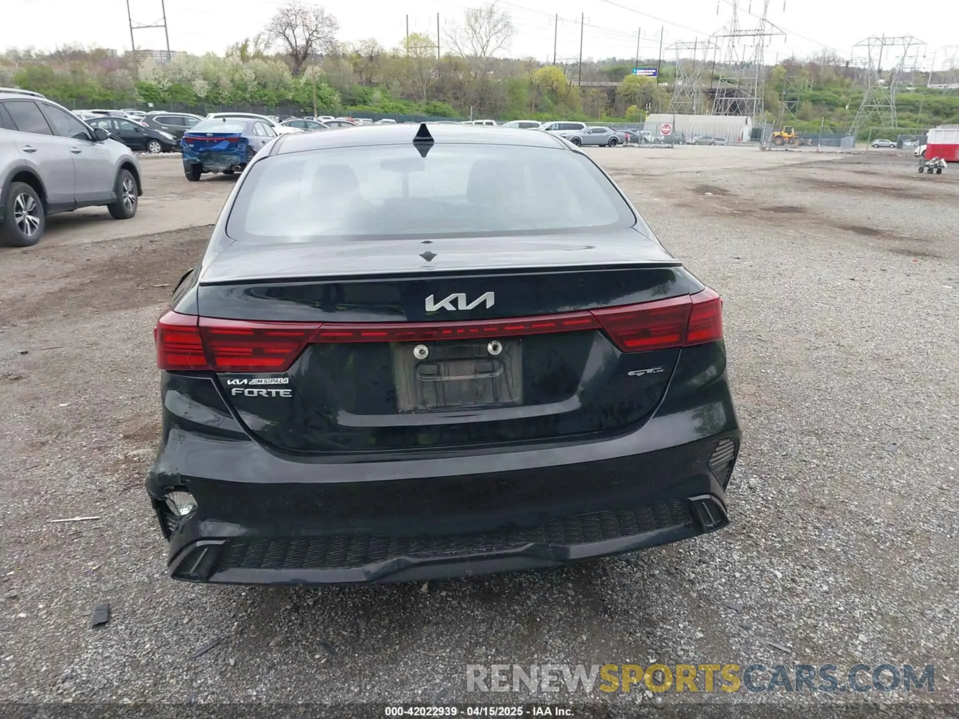 17 Photograph of a damaged car 3KPF54ADXPE627228 KIA FORTE 2023