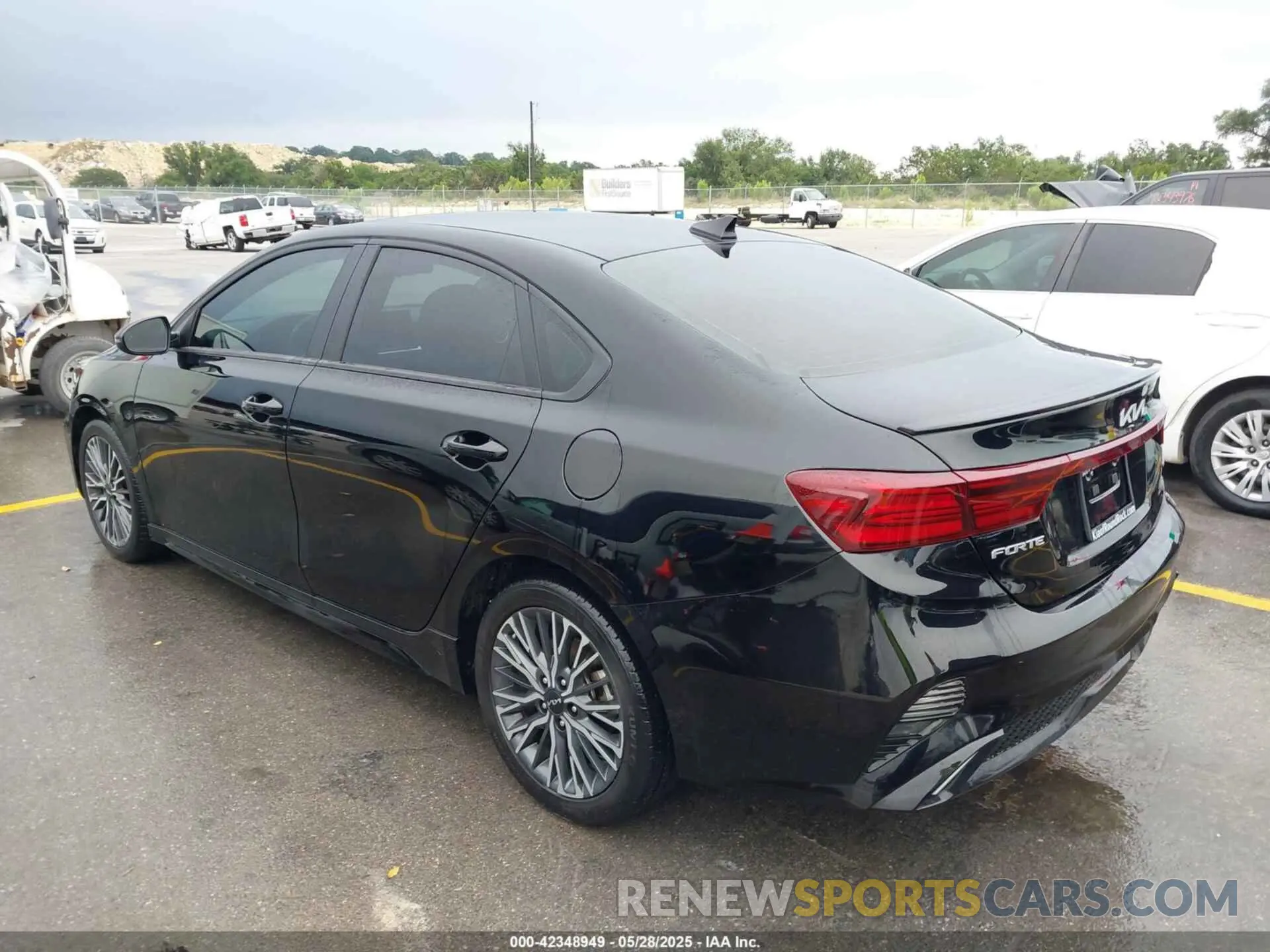 3 Photograph of a damaged car 3KPF54ADXPE640092 KIA FORTE 2023