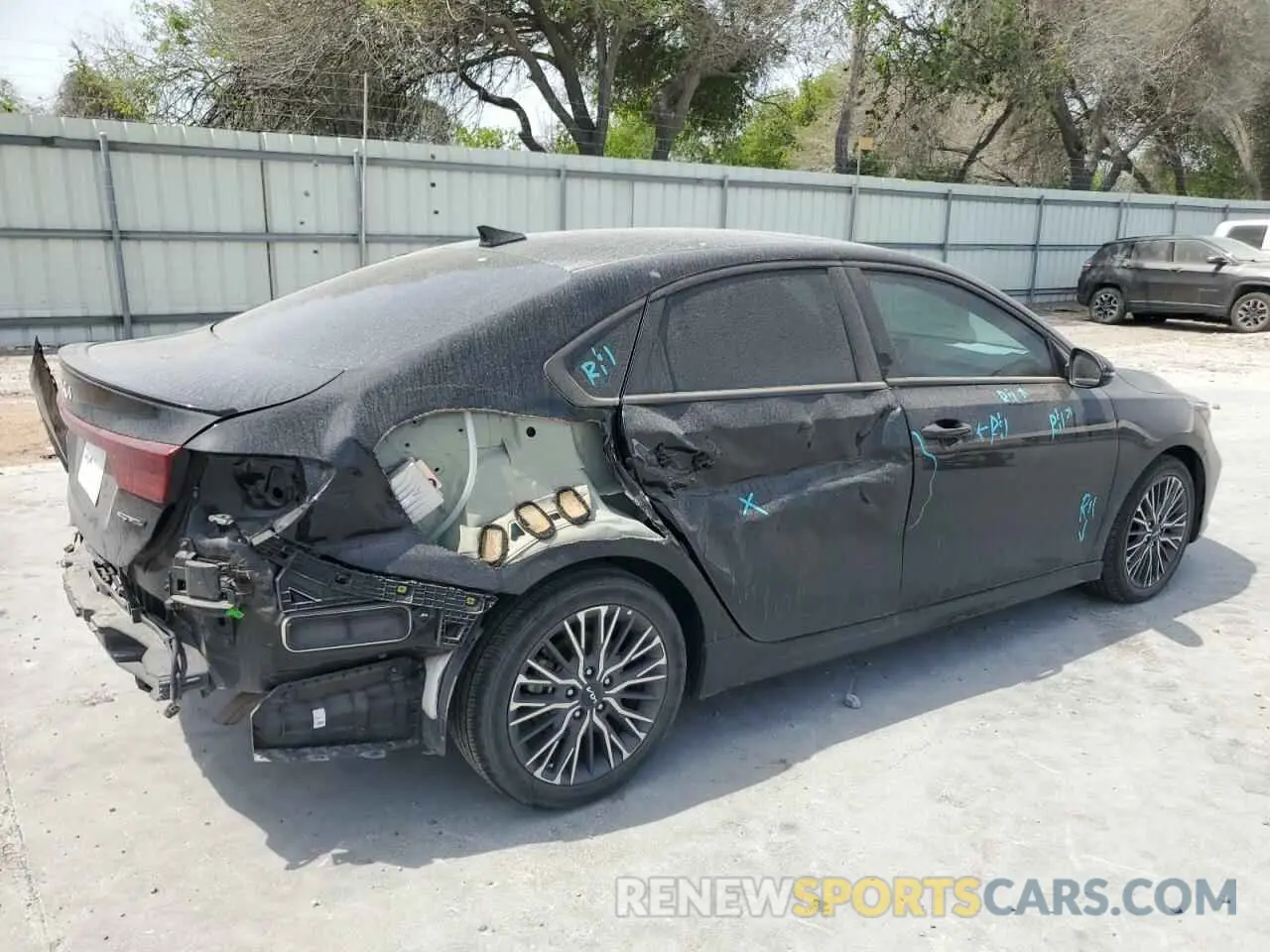 3 Photograph of a damaged car 3KPF54ADXPE648208 KIA FORTE 2023