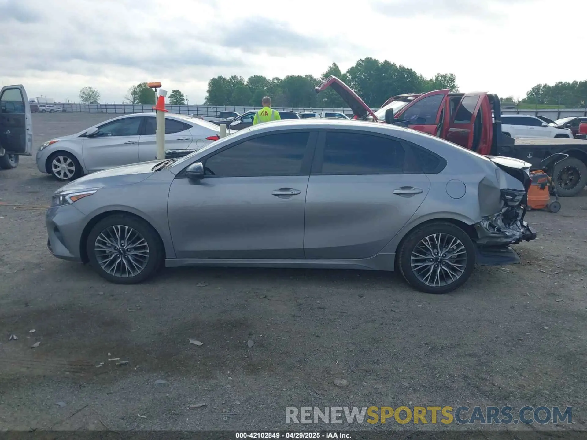 15 Photograph of a damaged car 3KPF54ADXPE665459 KIA FORTE 2023