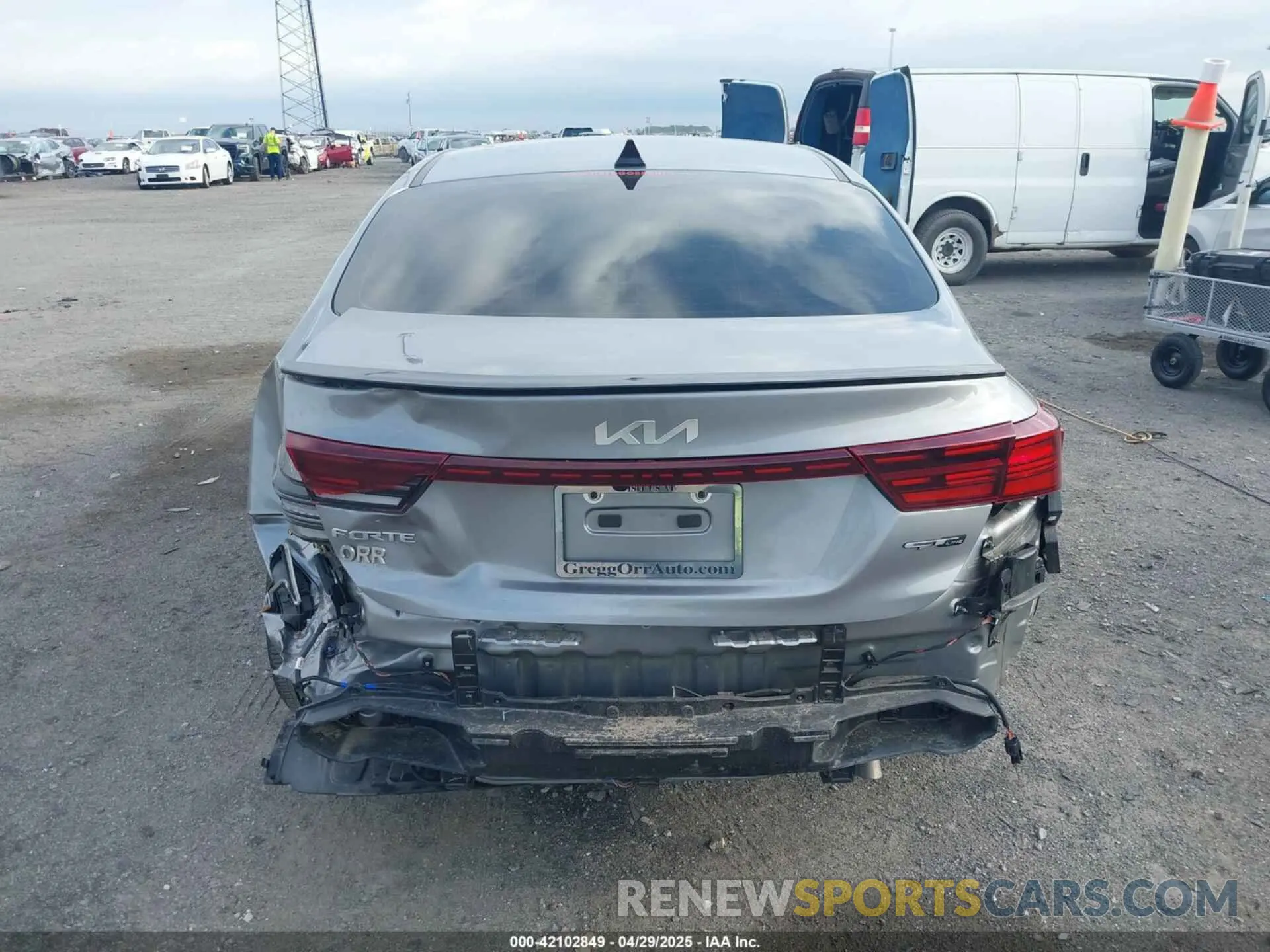 17 Photograph of a damaged car 3KPF54ADXPE665459 KIA FORTE 2023