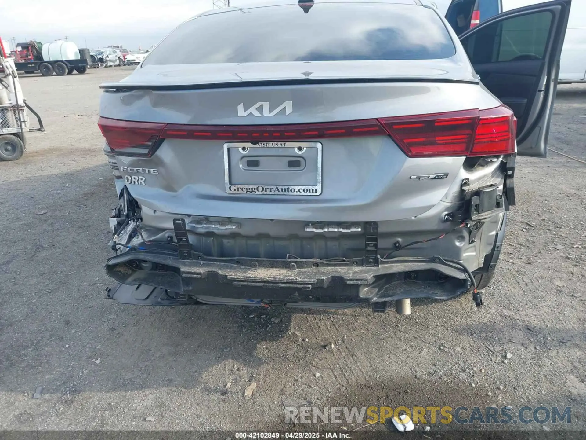 18 Photograph of a damaged car 3KPF54ADXPE665459 KIA FORTE 2023