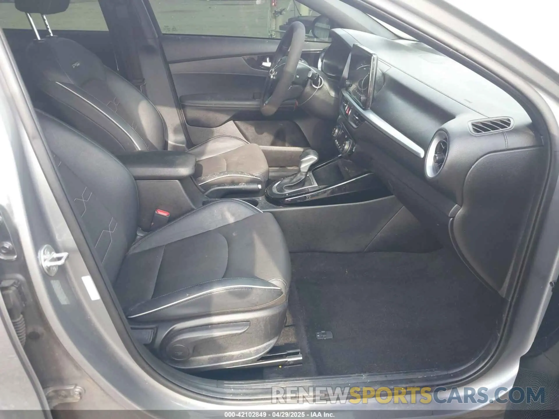 5 Photograph of a damaged car 3KPF54ADXPE665459 KIA FORTE 2023