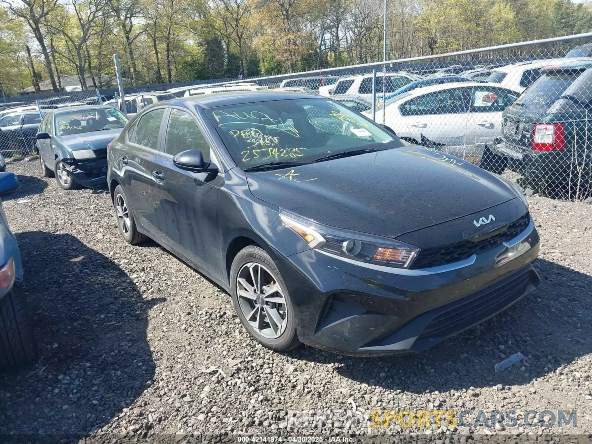 1 Photograph of a damaged car 3KPF24AD0RE723042 KIA FORTE 2024