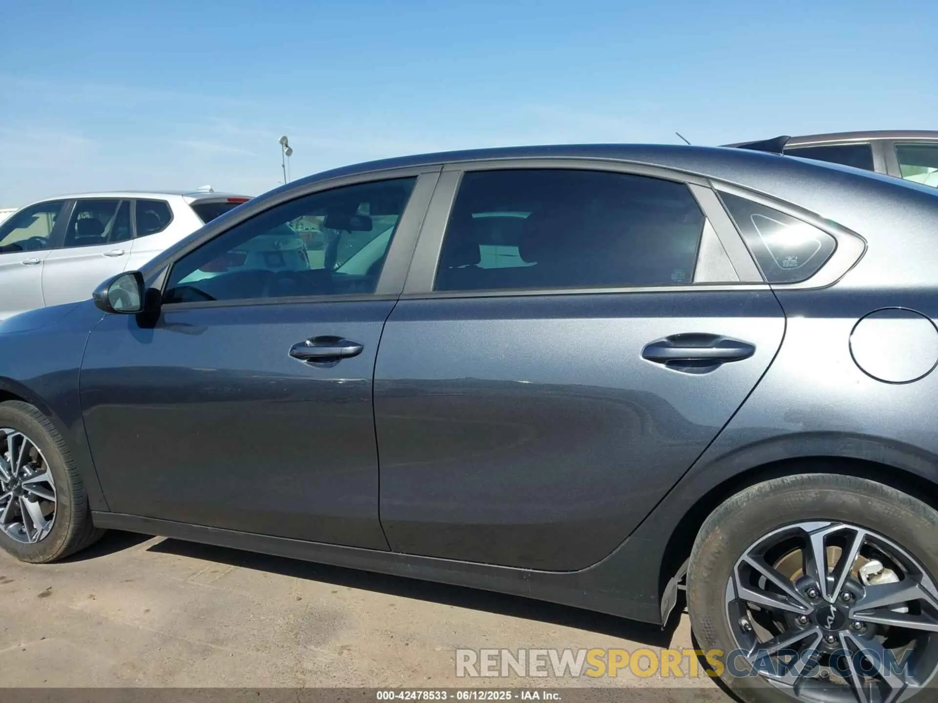 14 Photograph of a damaged car 3KPF24AD0RE727043 KIA FORTE 2024