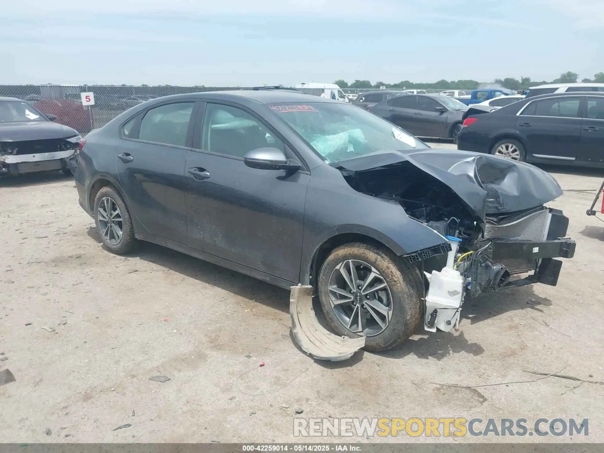 1 Photograph of a damaged car 3KPF24AD0RE771303 KIA FORTE 2024