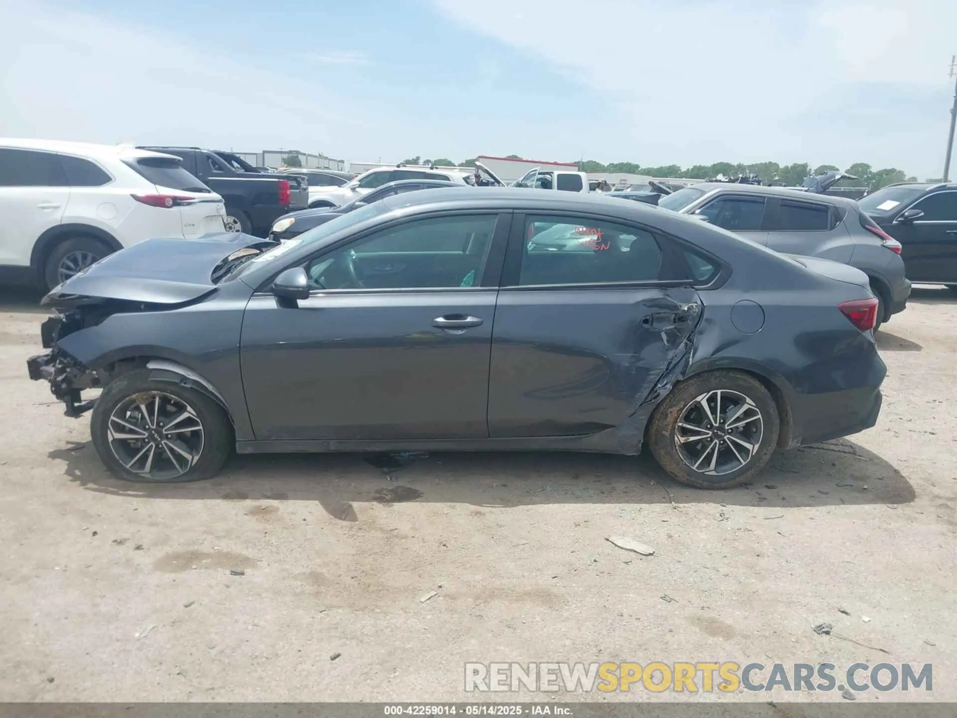 15 Photograph of a damaged car 3KPF24AD0RE771303 KIA FORTE 2024