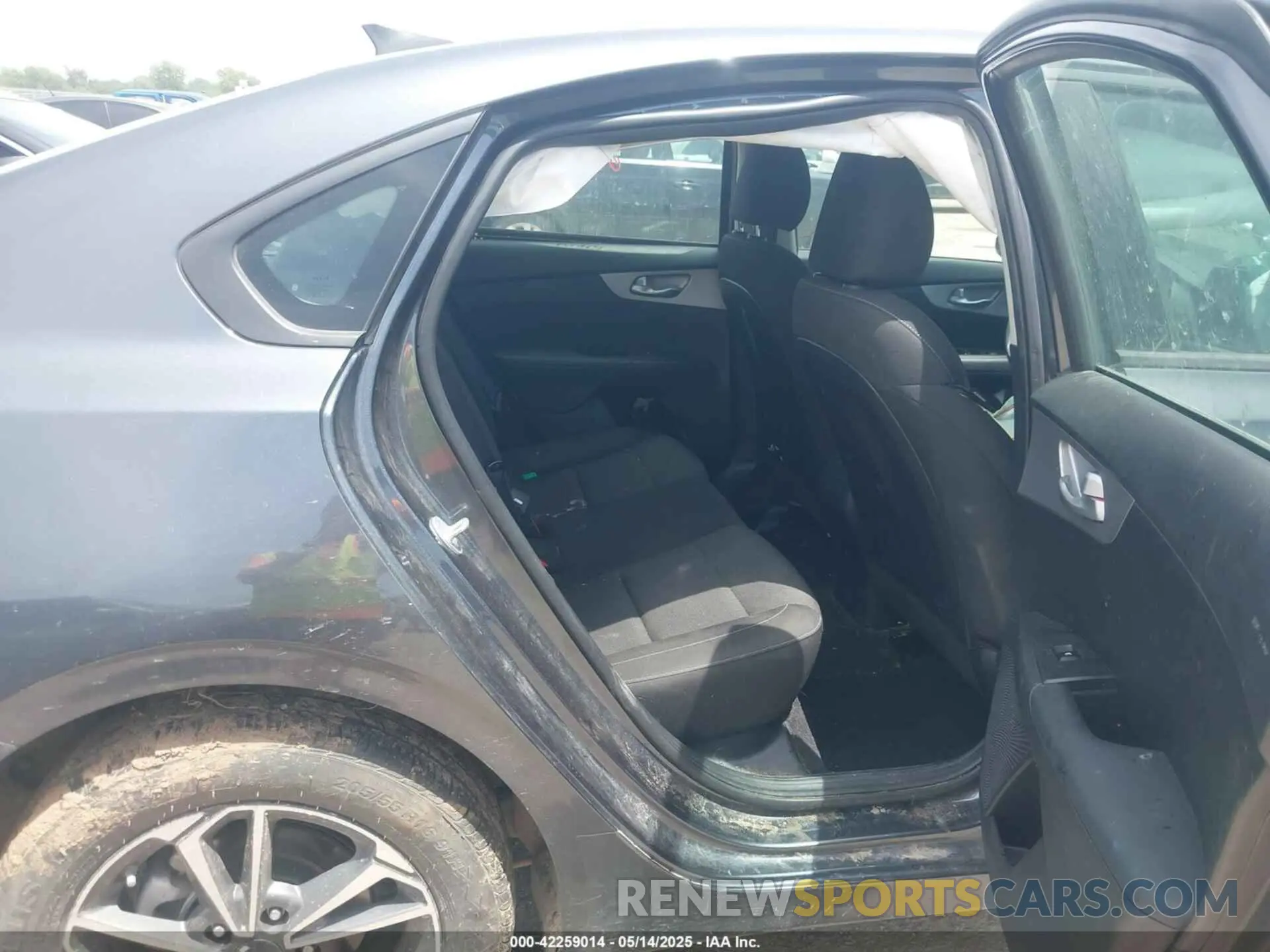 8 Photograph of a damaged car 3KPF24AD0RE771303 KIA FORTE 2024