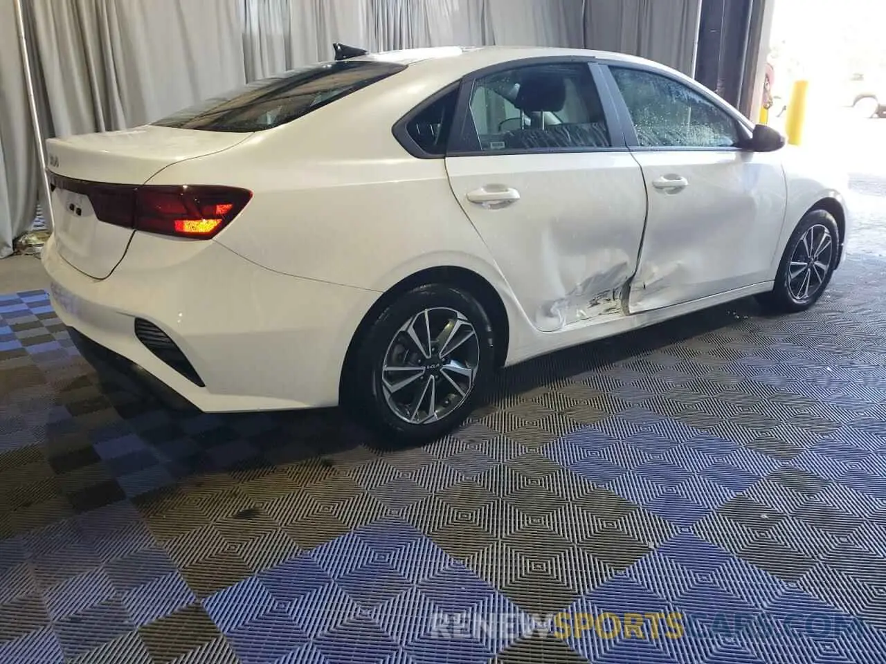 3 Photograph of a damaged car 3KPF24AD0RE783287 KIA FORTE 2024