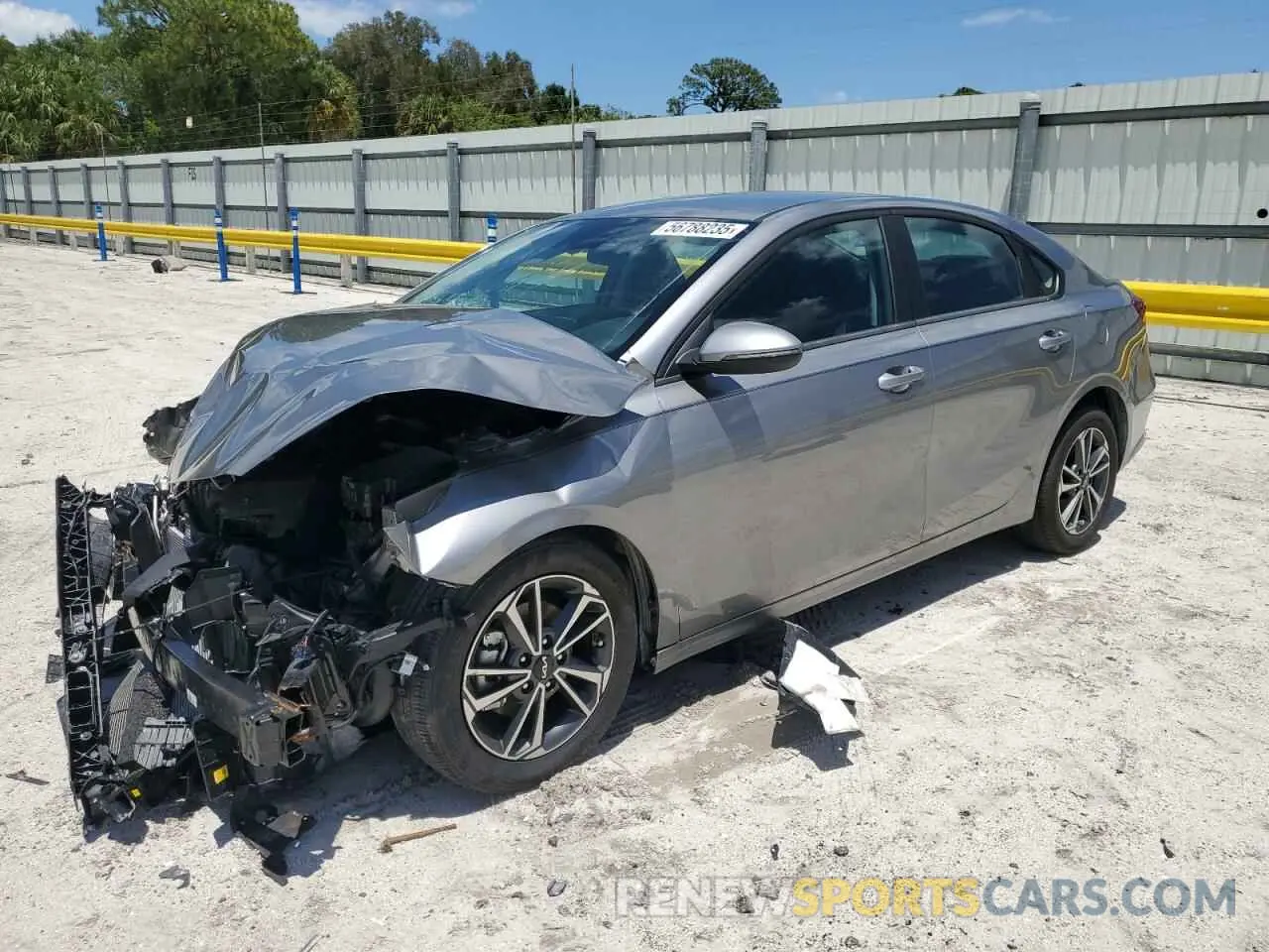 1 Photograph of a damaged car 3KPF24AD0RE812433 KIA FORTE 2024