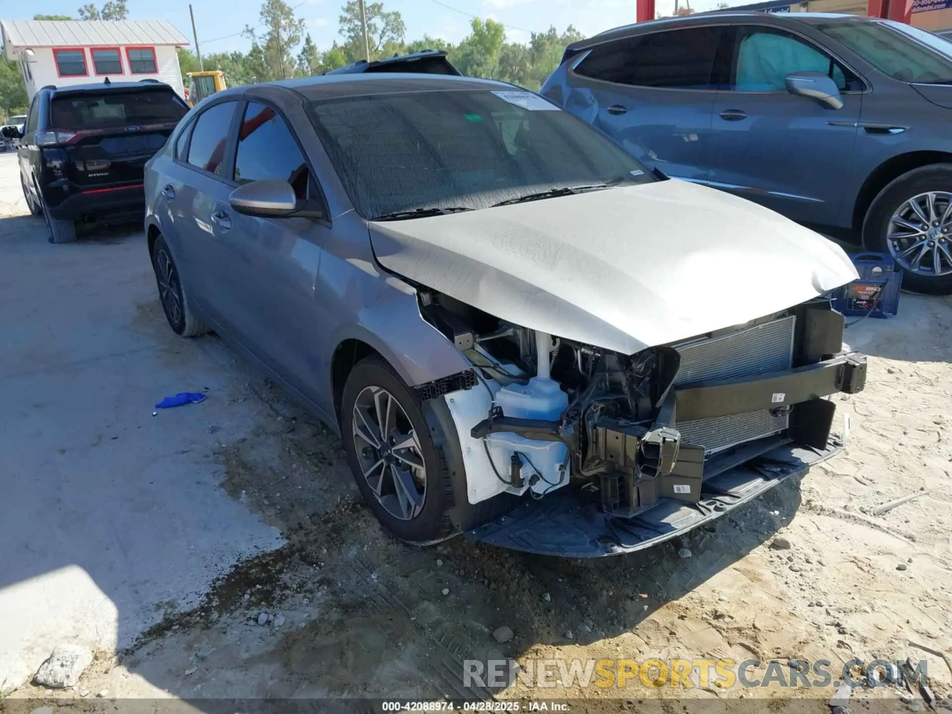 1 Photograph of a damaged car 3KPF24AD0RE813081 KIA FORTE 2024