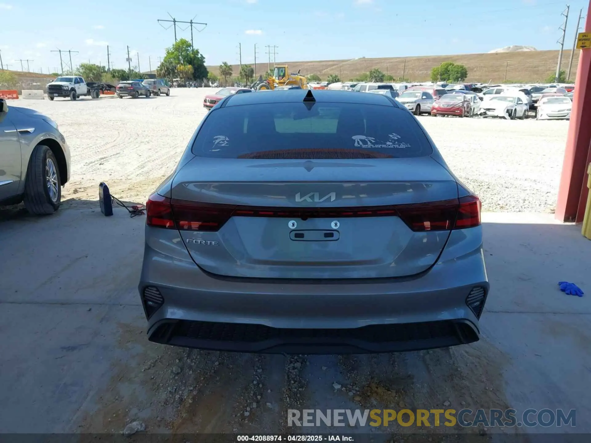 17 Photograph of a damaged car 3KPF24AD0RE813081 KIA FORTE 2024