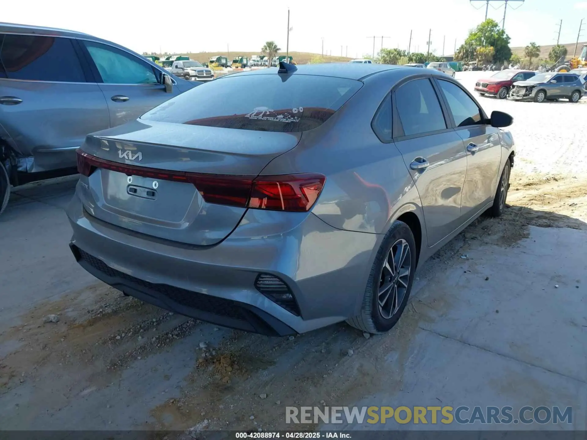 4 Photograph of a damaged car 3KPF24AD0RE813081 KIA FORTE 2024