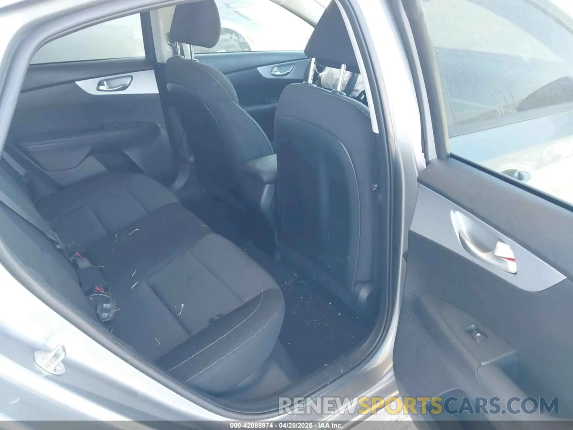 8 Photograph of a damaged car 3KPF24AD0RE813081 KIA FORTE 2024